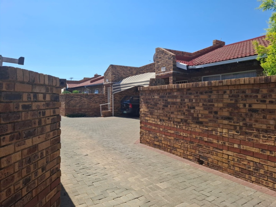 2 Bedroom Property for Sale in Hospitaalpark Free State